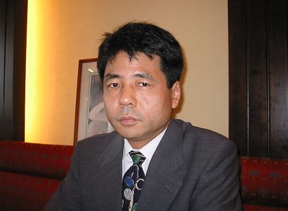 高原 昭男氏